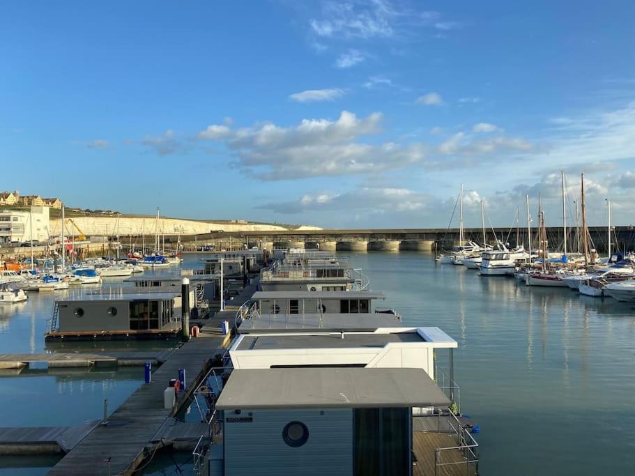 Seascape - Floating Home At Brighton Marina With Free Parking Buitenkant foto