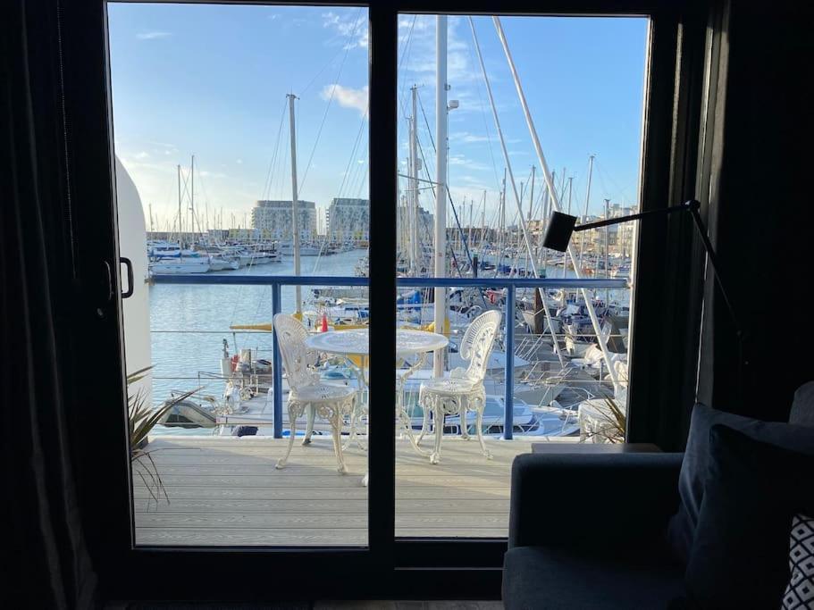 Seascape - Floating Home At Brighton Marina With Free Parking Buitenkant foto