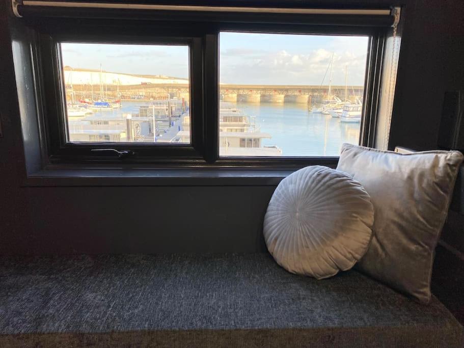 Seascape - Floating Home At Brighton Marina With Free Parking Buitenkant foto