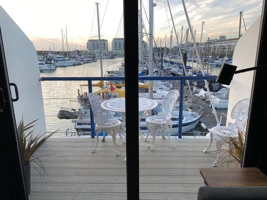 Seascape - Floating Home At Brighton Marina With Free Parking Buitenkant foto
