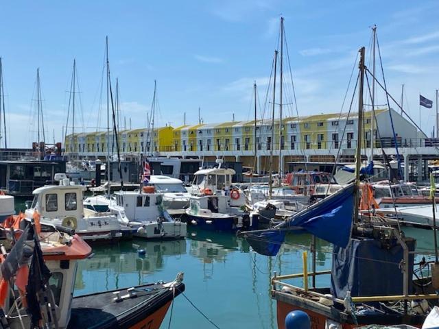 Seascape - Floating Home At Brighton Marina With Free Parking Buitenkant foto